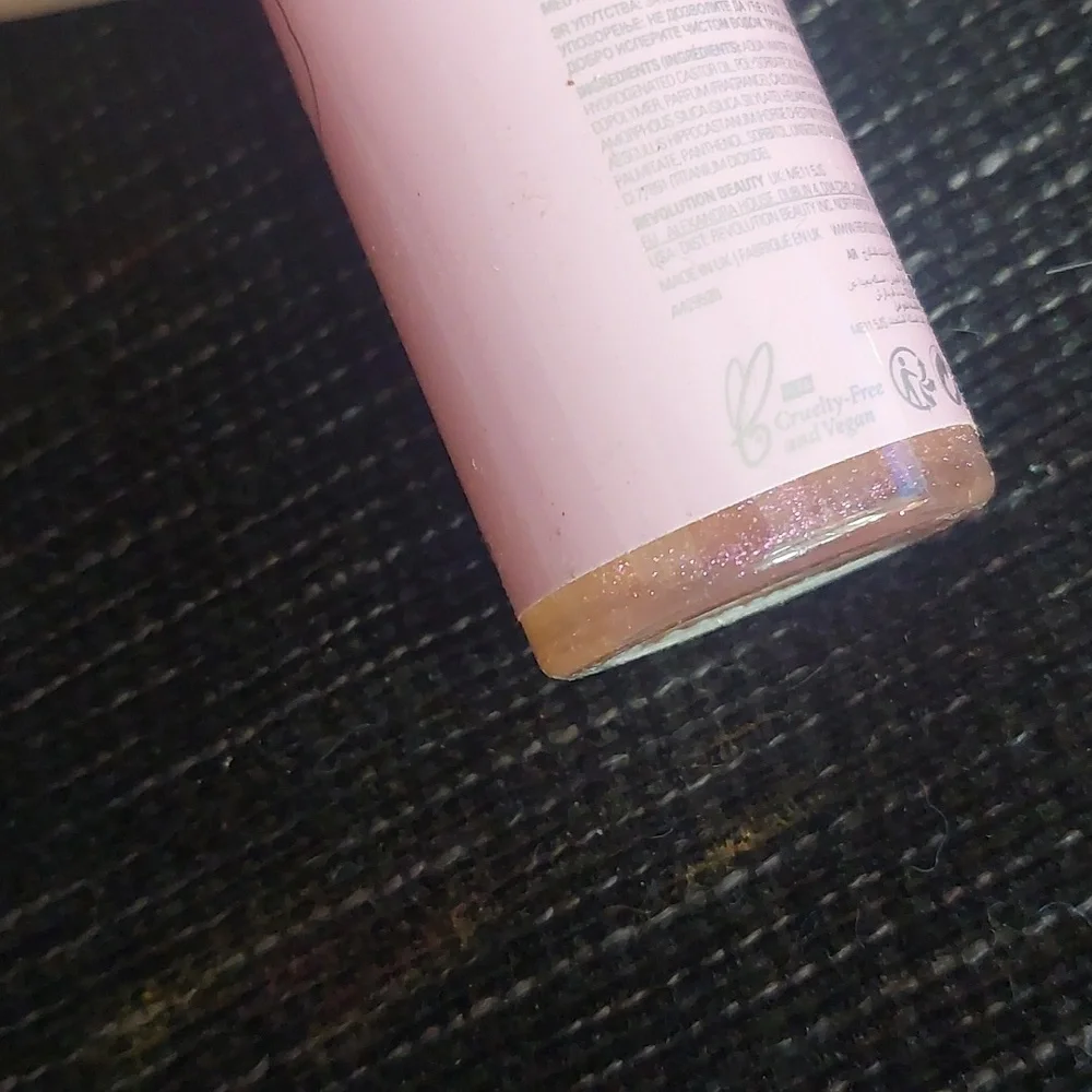 New makeup revolution‎ unicorn heart glow mist